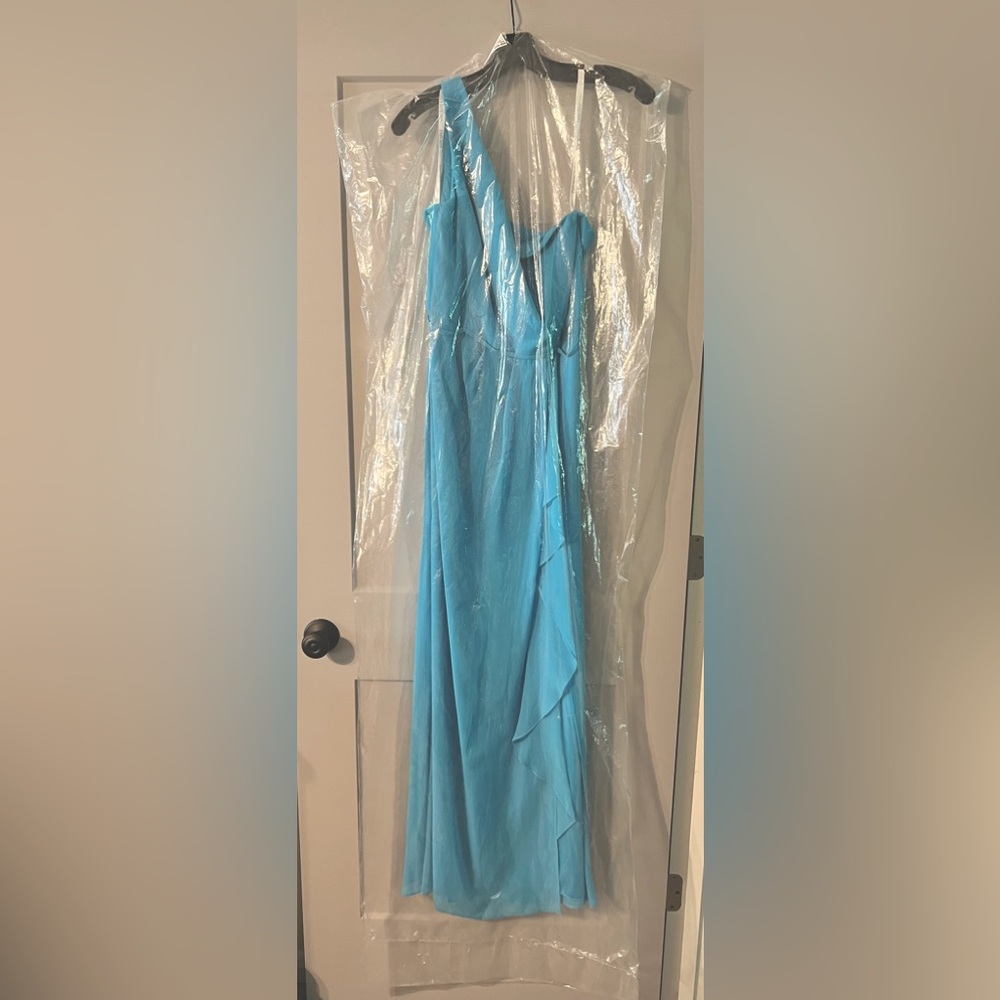 David bridal one shoulder chiffon bridesmaid dress- Malibu color